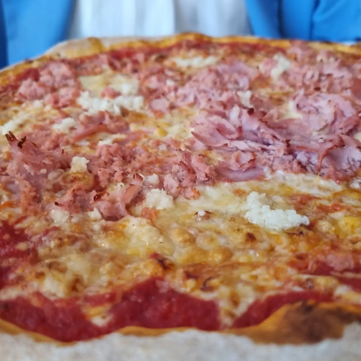 Pizza Provinciale Mit Büffelmozzarella