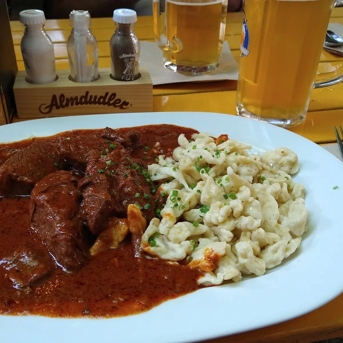 Rindergulasch Mit Nockerln