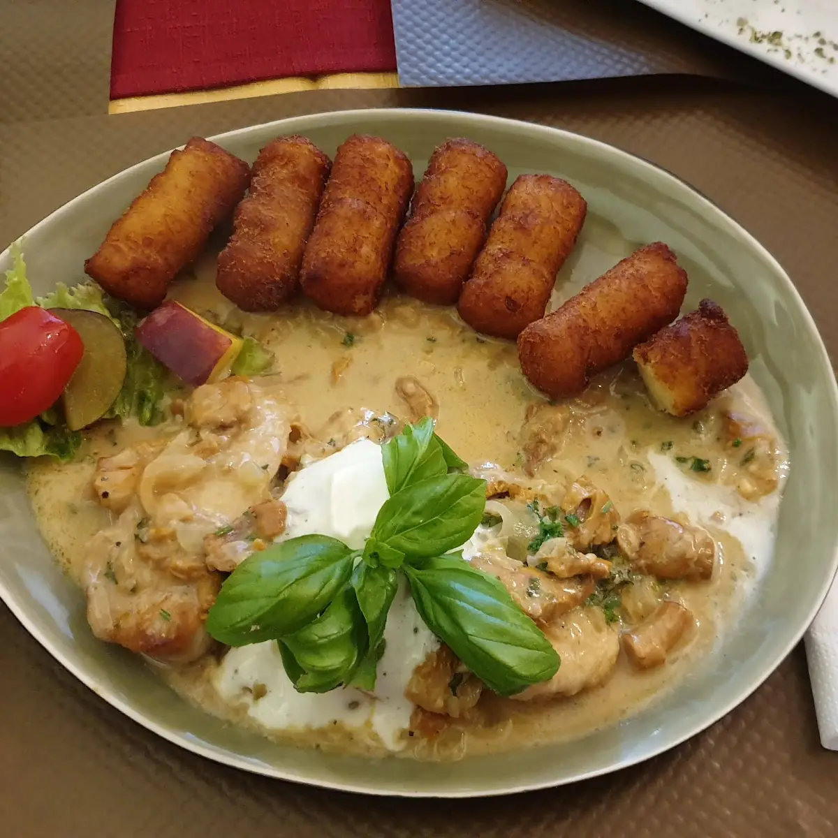 Eierschwamerl Putenbrust Mit Kroketten