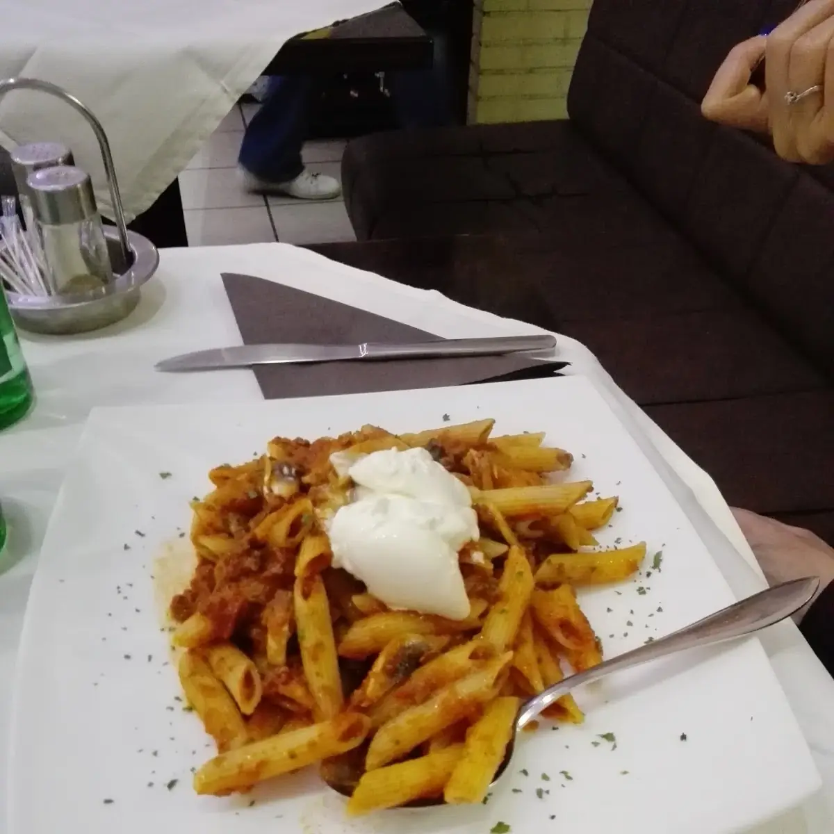 Penne Pomodoro Ricotta Formaggio Rucola