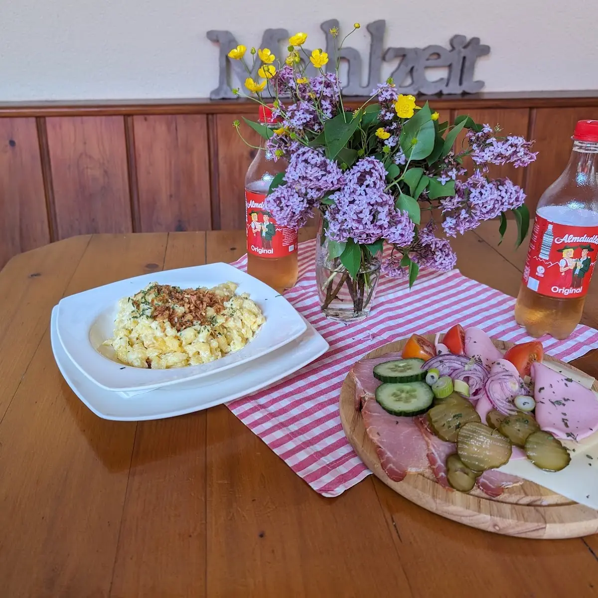 Appetitbrot Und Käsespätzle