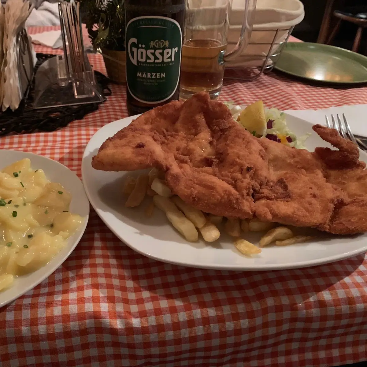 Pariser Schnitzel mit Salzkartoffel