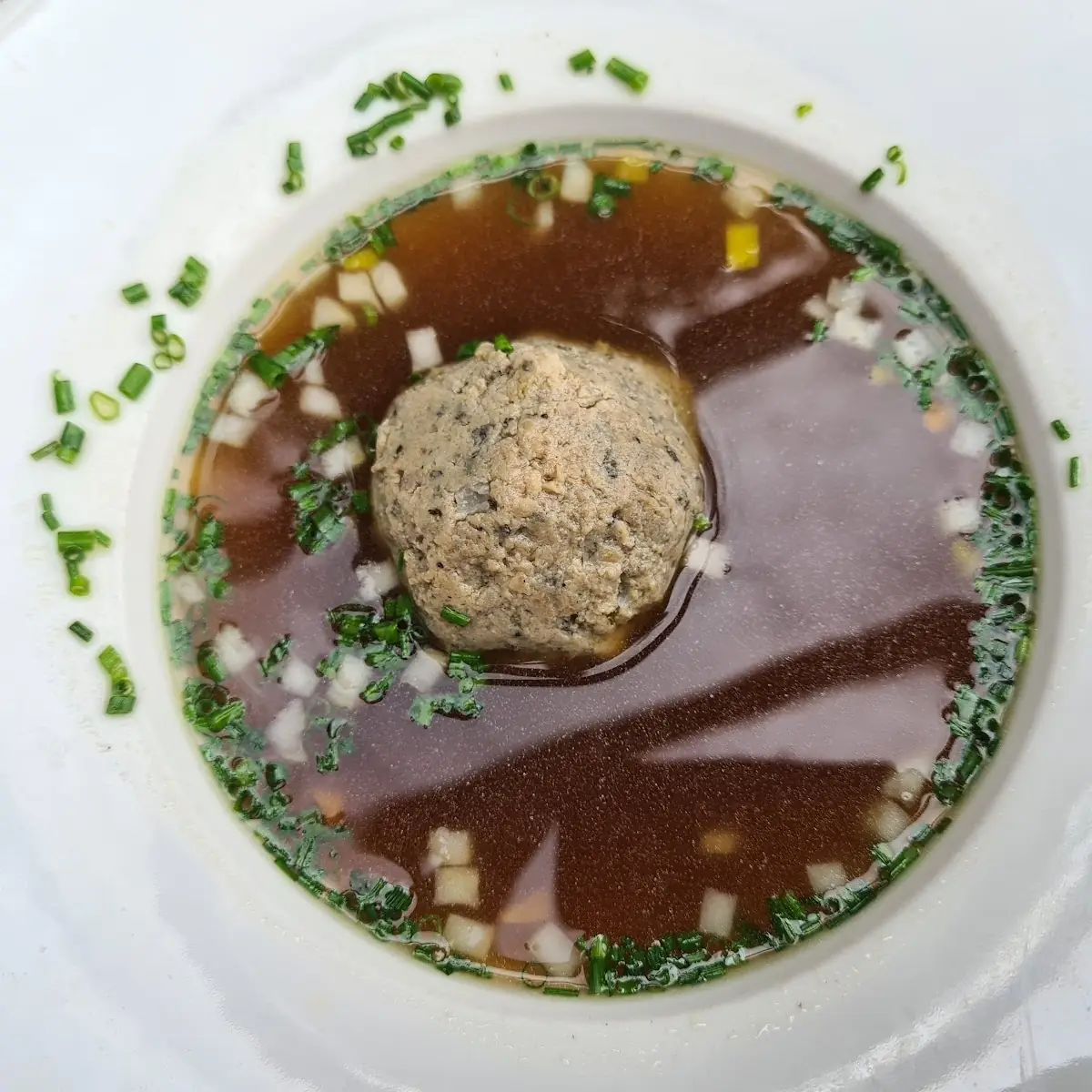 Leberknödelsuppe