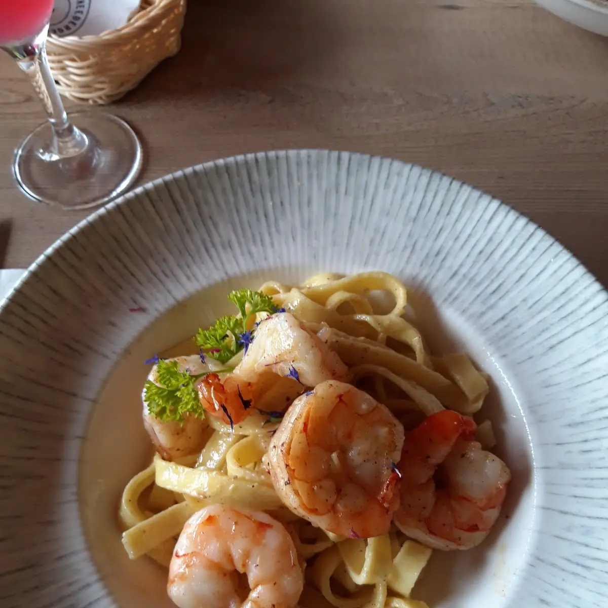 Bandnudeln Mit Garnelen In Trüffelbutter