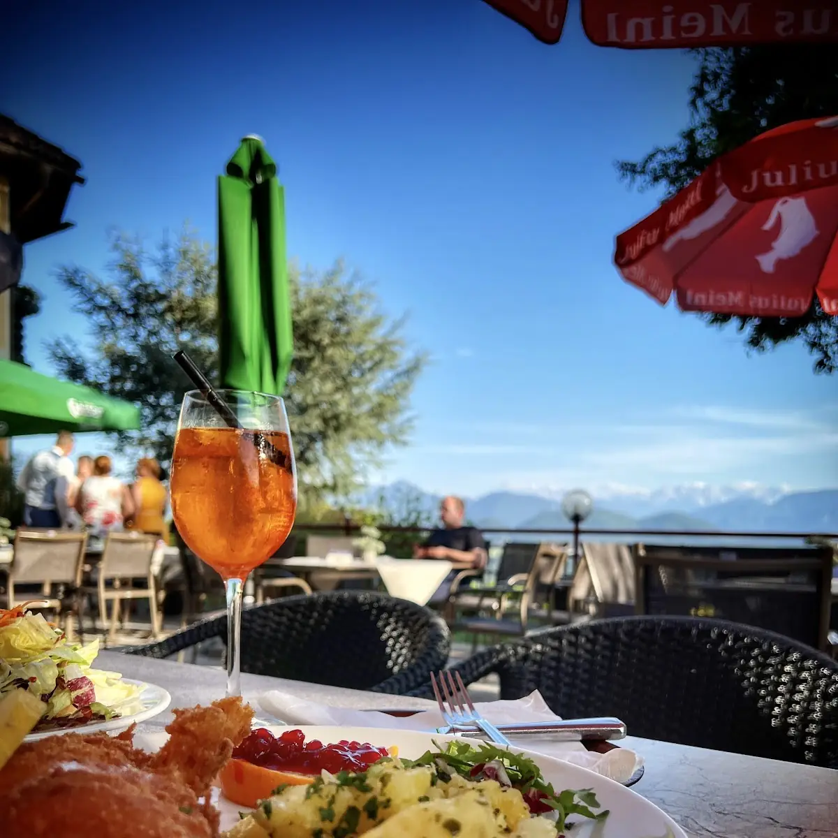 Gordon Bleu with a View