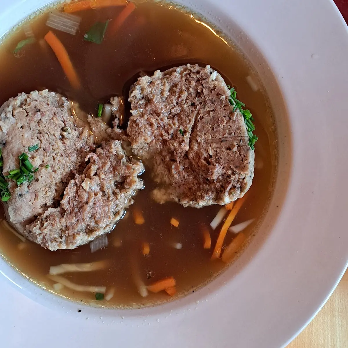 Leberknödelsuppe