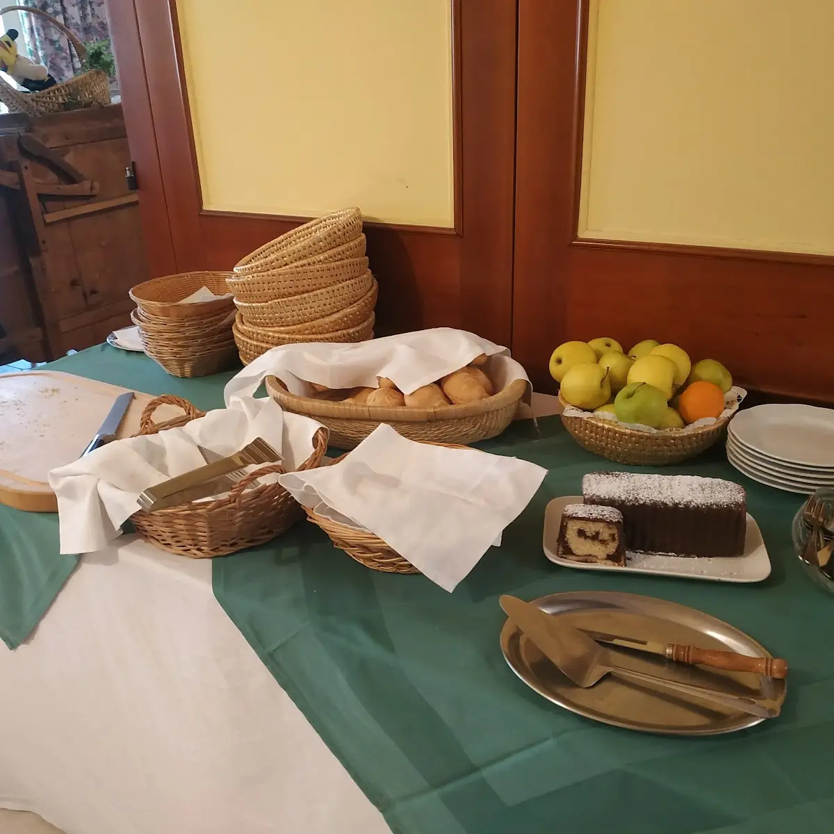 Buffet Pain Et Fruits