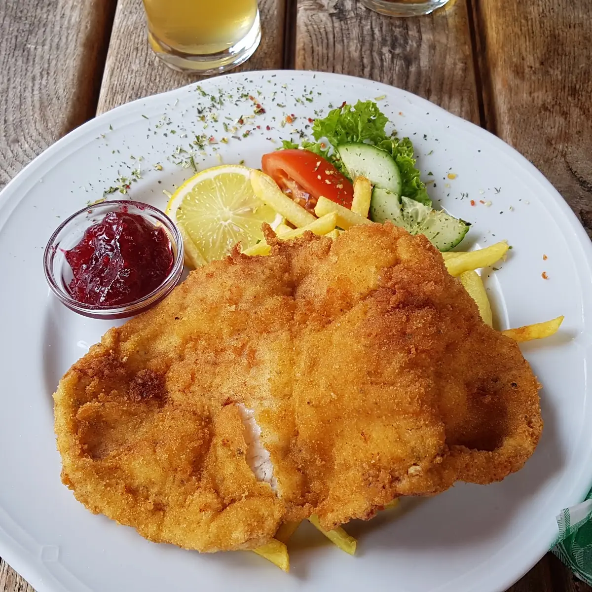 Wiener Schnitzel Mit Pommes Frites