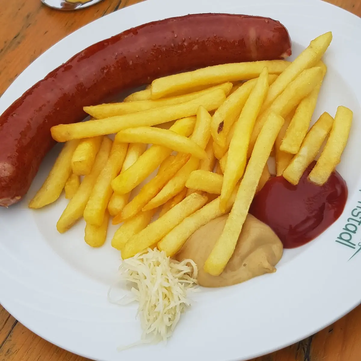Gipffkrainer Mit Pommes Frites