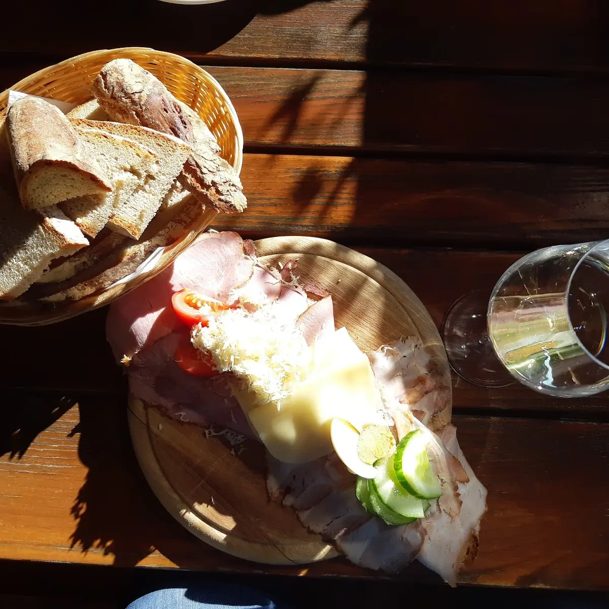 Mischbrot Halb Belegt Und Halb Brüstl
