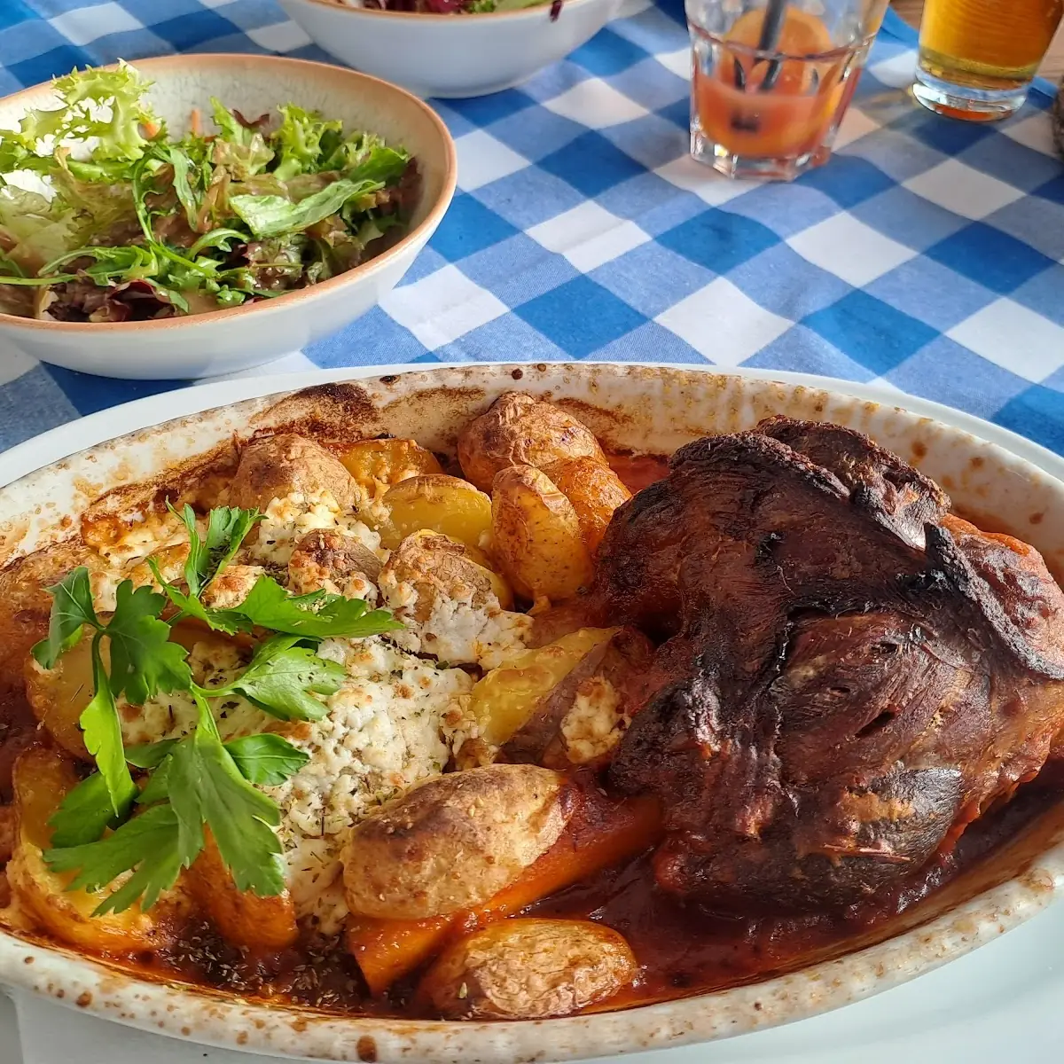 Lammstelze Mit Kartoffeln