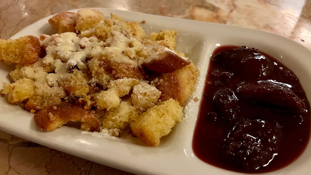 Kaiserschmarren Mit Zwetschkenröster
