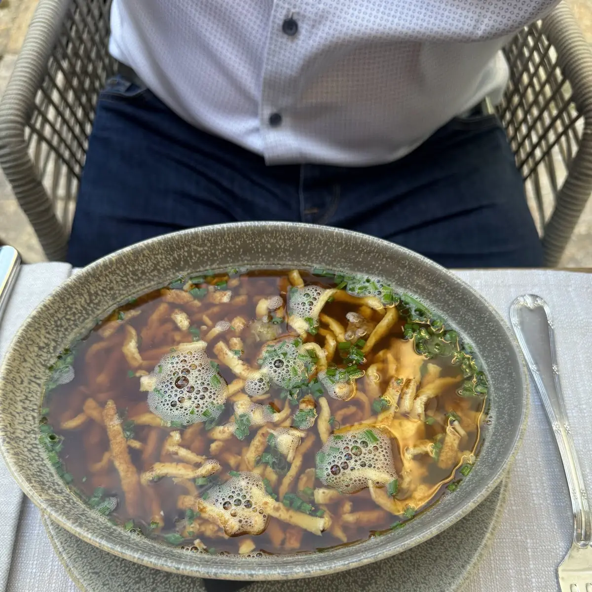 Kräftige Rindsuppe