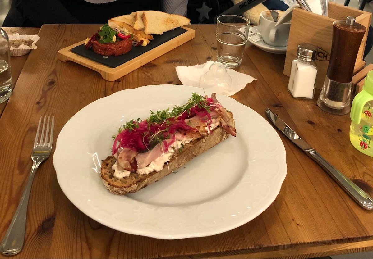Matjes Mit Brot