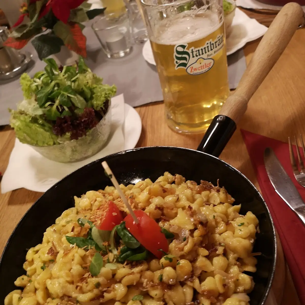 Vegane Kas'nockerl Mit Grünem Salat