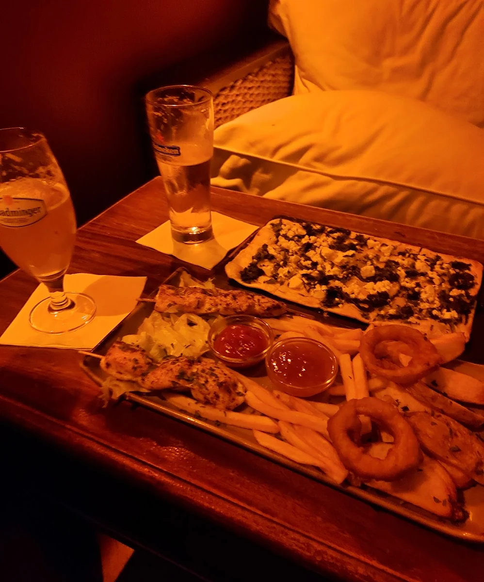 Platte Fingerfood Und Flammkuchen Griechisch