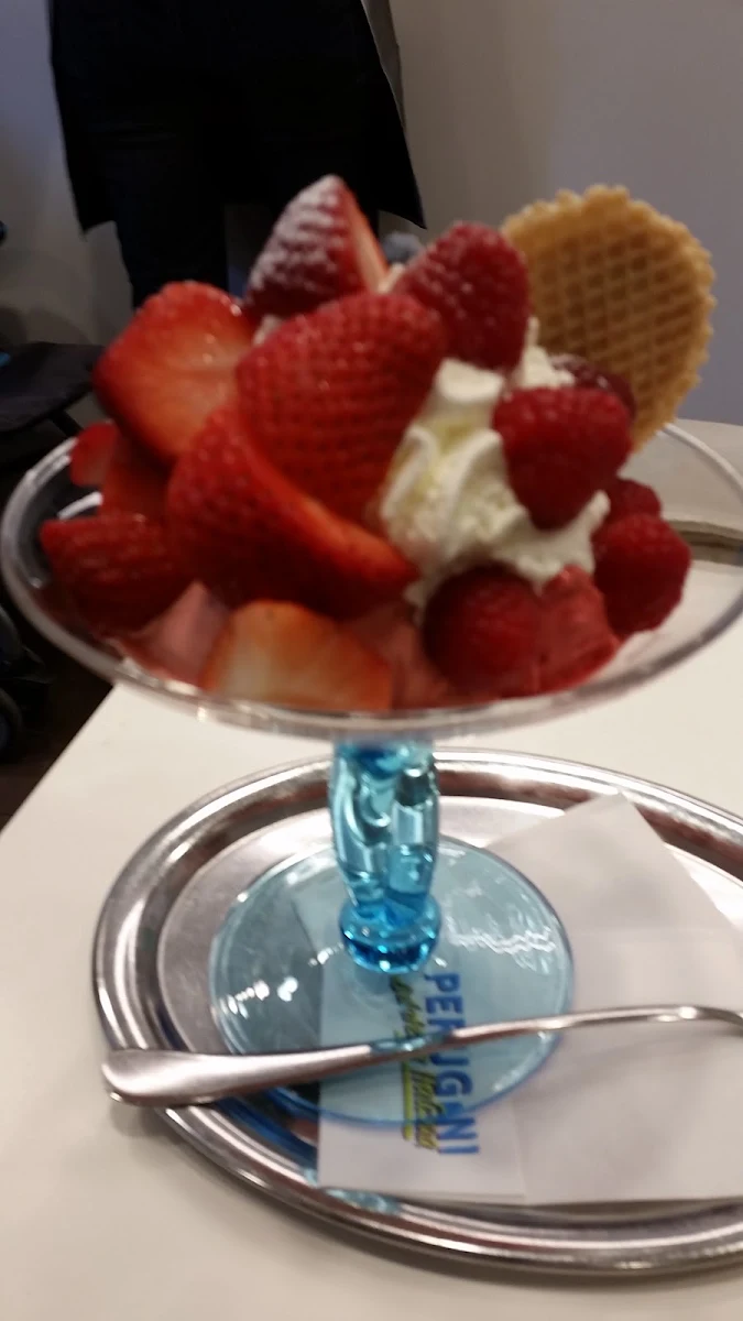 Erdbeerbecher