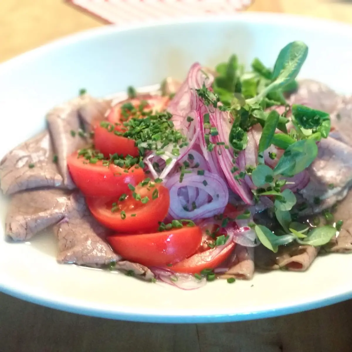Rindfleisch Mit Zwiebeln U Tomaten
