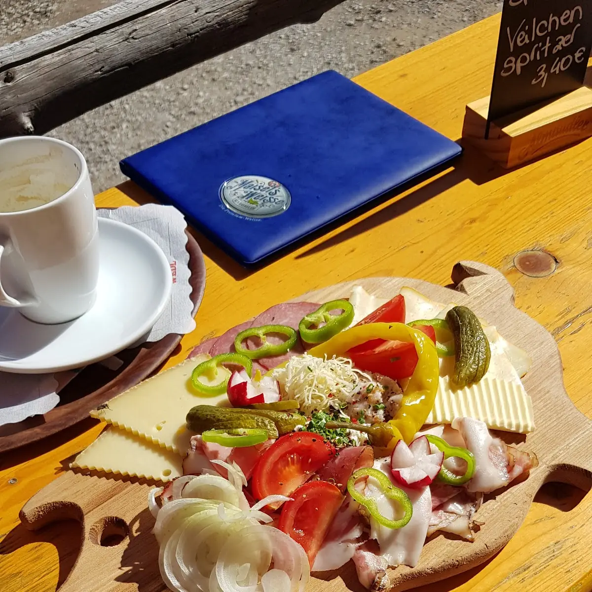 Brettljause, Sausteigalm