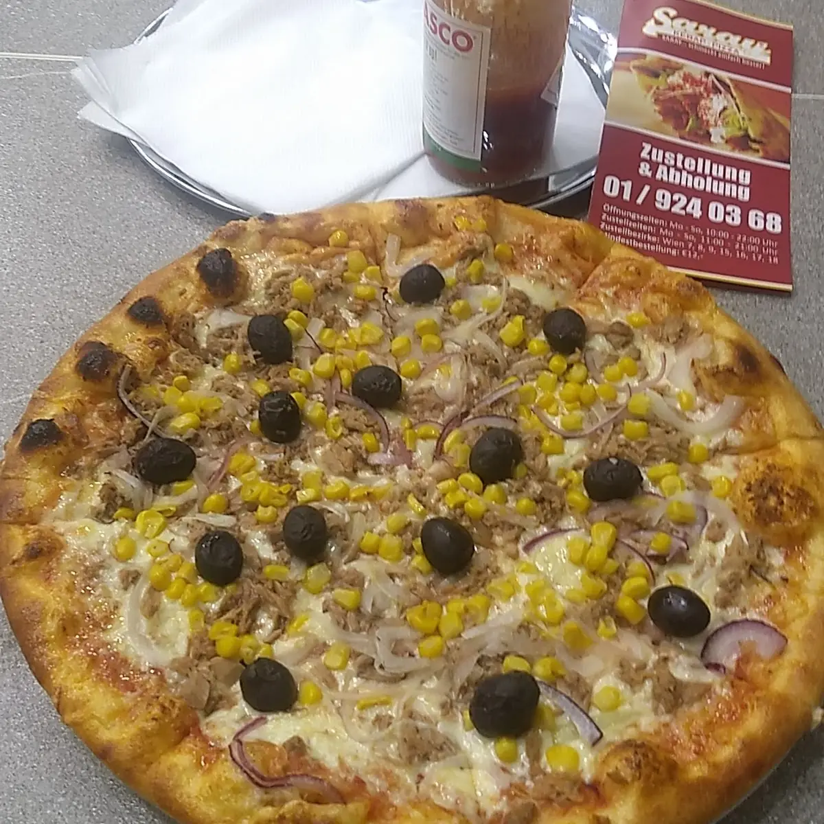 Thunfisch Pizza Mit Oliven