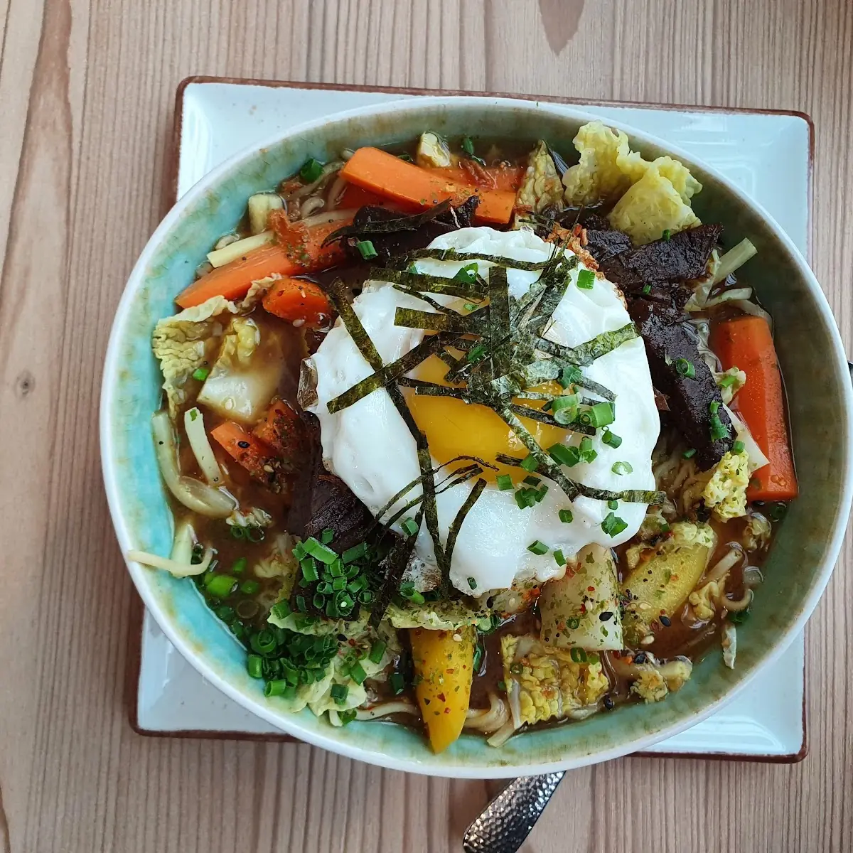 Suppe Mit Ramen Und Mariniertem Rindfleisch