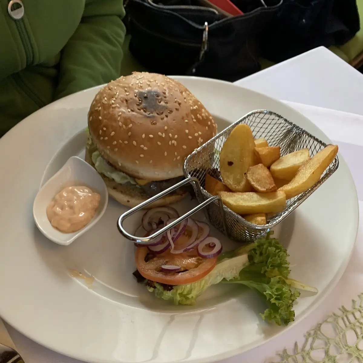 Burger Mit Pommes