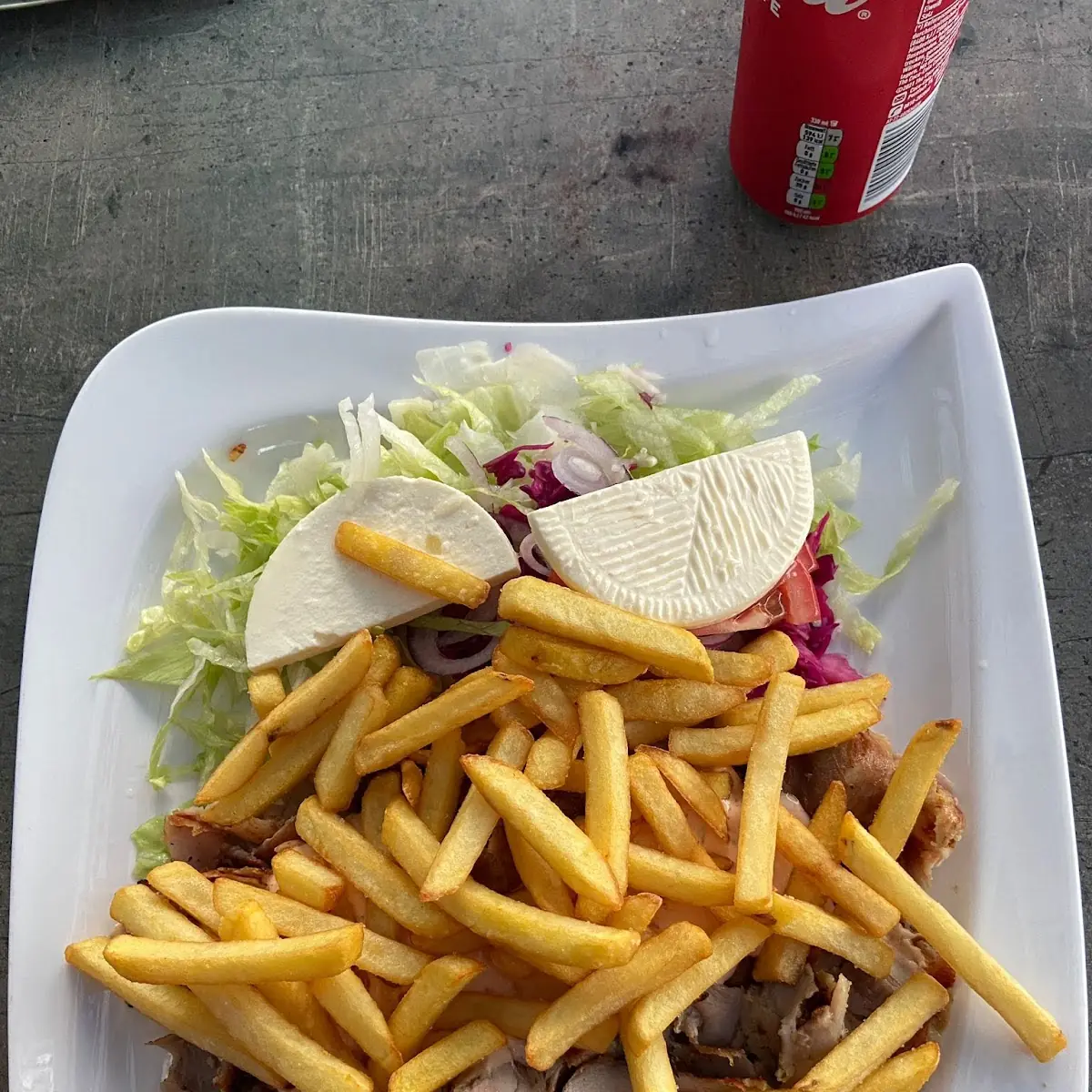 Kebab Teller Pommes Frites Schafskäse