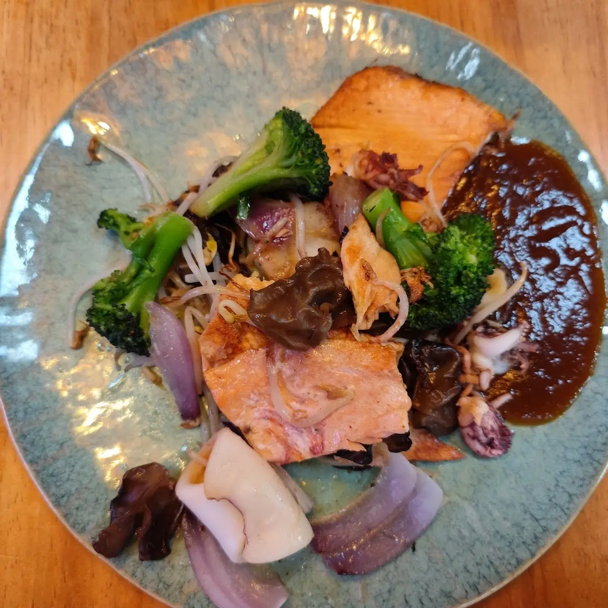 Fisch Allerlei Mit Scharfer Sauce Gegrillt