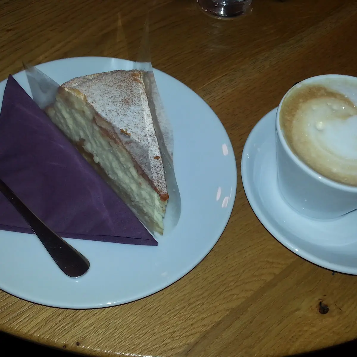 Kaffee Und Mehlspeisen