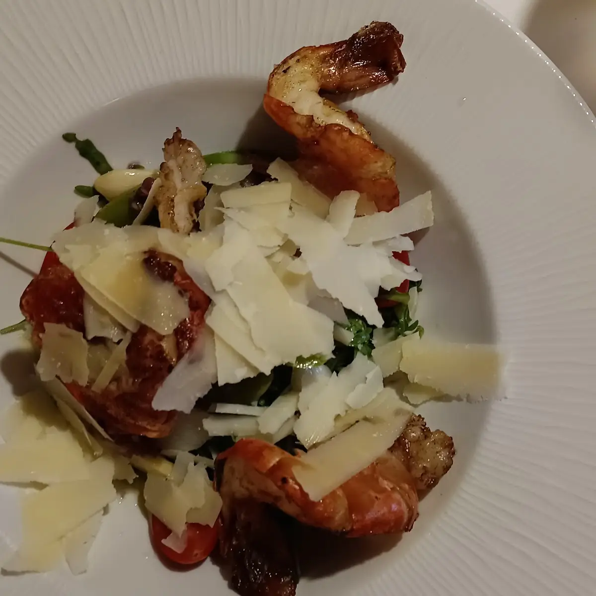 Garnelen Auf Ruccola Und Parmesan