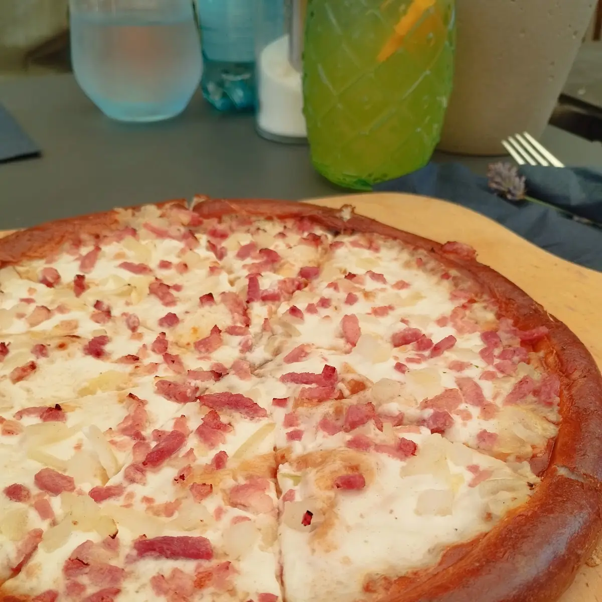 Brezelpizza