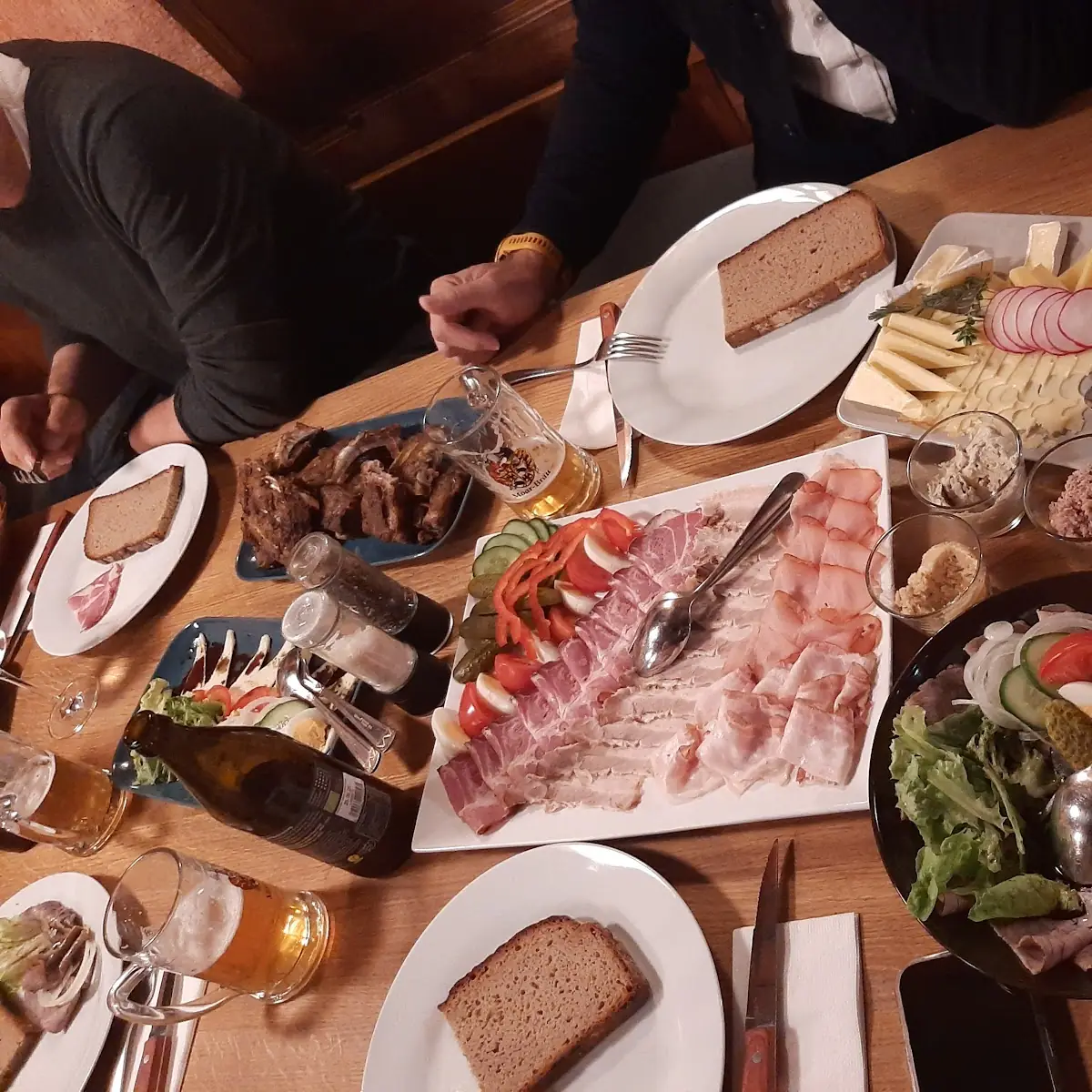 Heurigenplatte Käse Saures Rindfleisch Ripperl