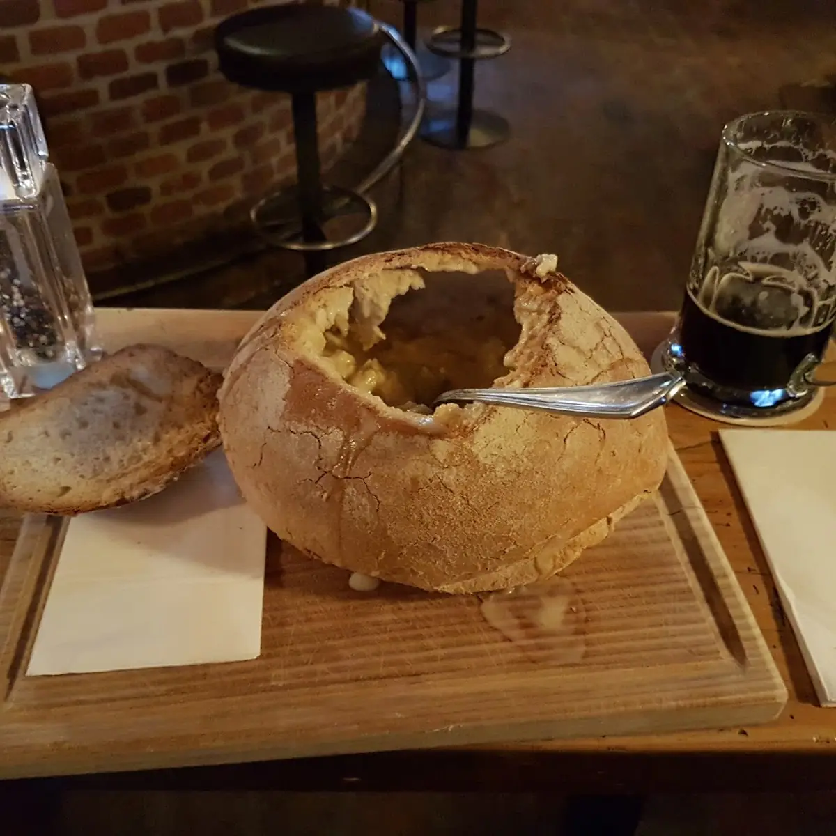 Knoblauchsuppe Im Brotlaib