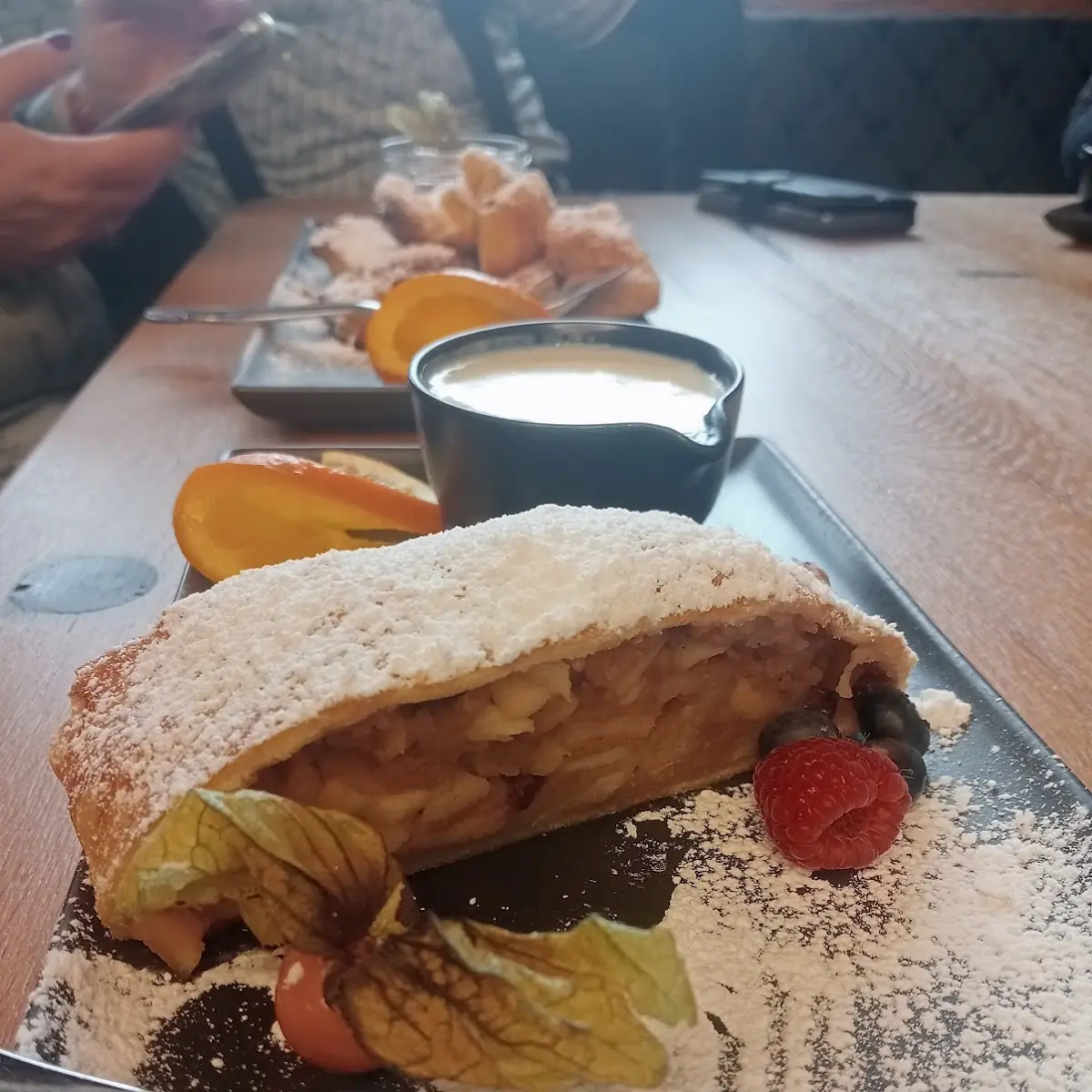 Apfelstrudel Mit Vanille Sauce
