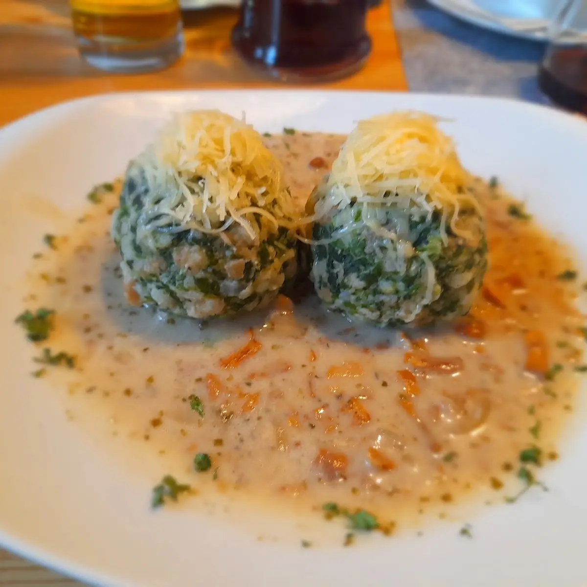 Mangoldknödel Mit Frischen Pilzen