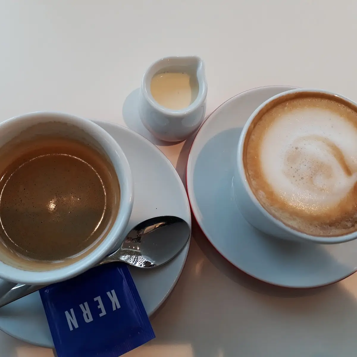 Kaffee Verlängerter Und Cappuccino