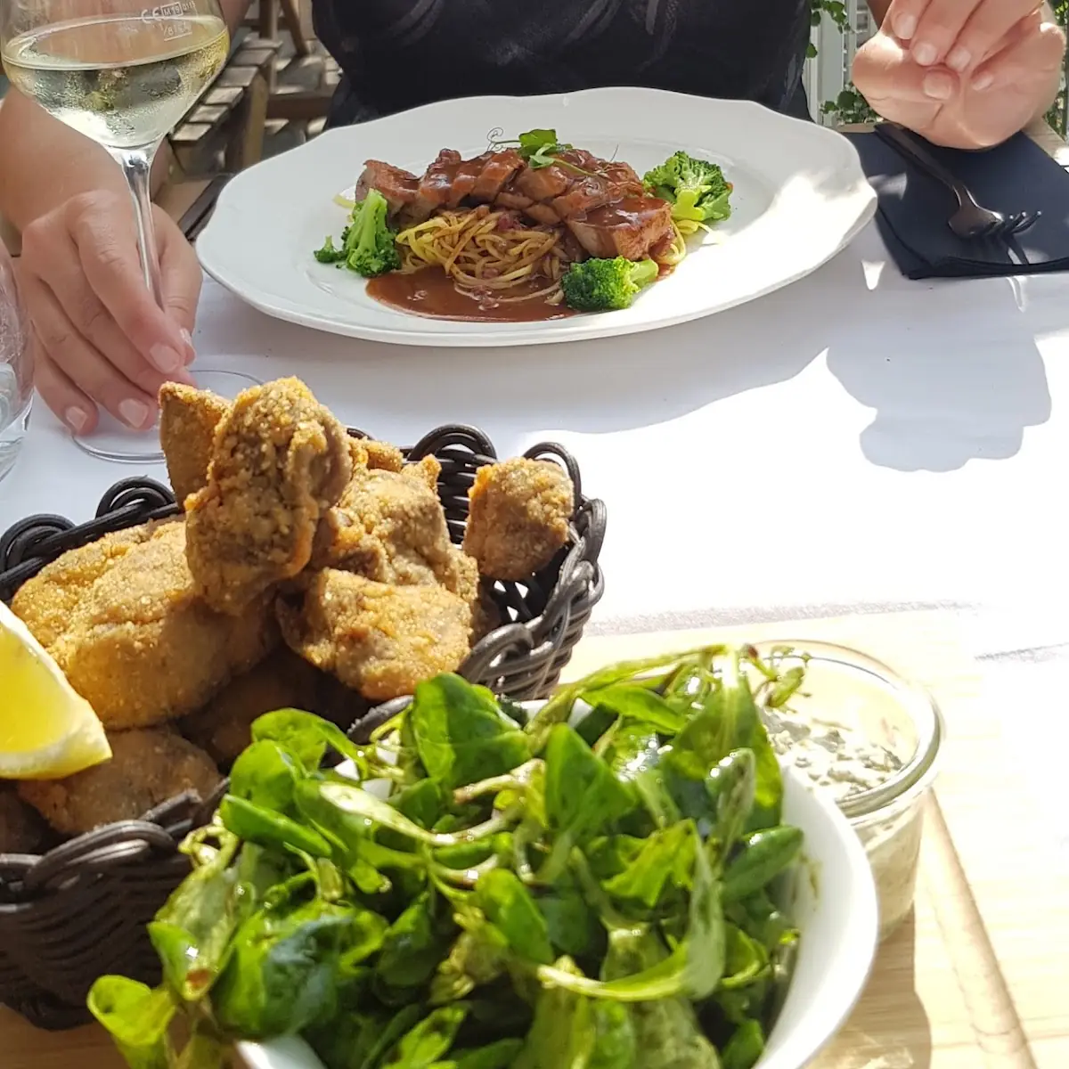 Gebackene Hühnerleber Mit Vogerlsalat