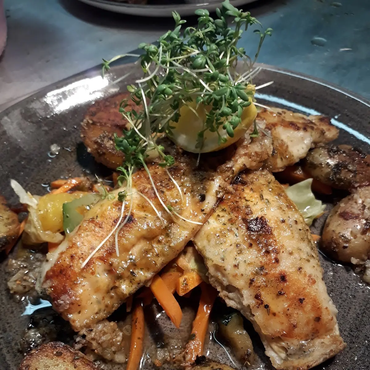 Forellenfilet Gemüse Kräuterkartoffeln