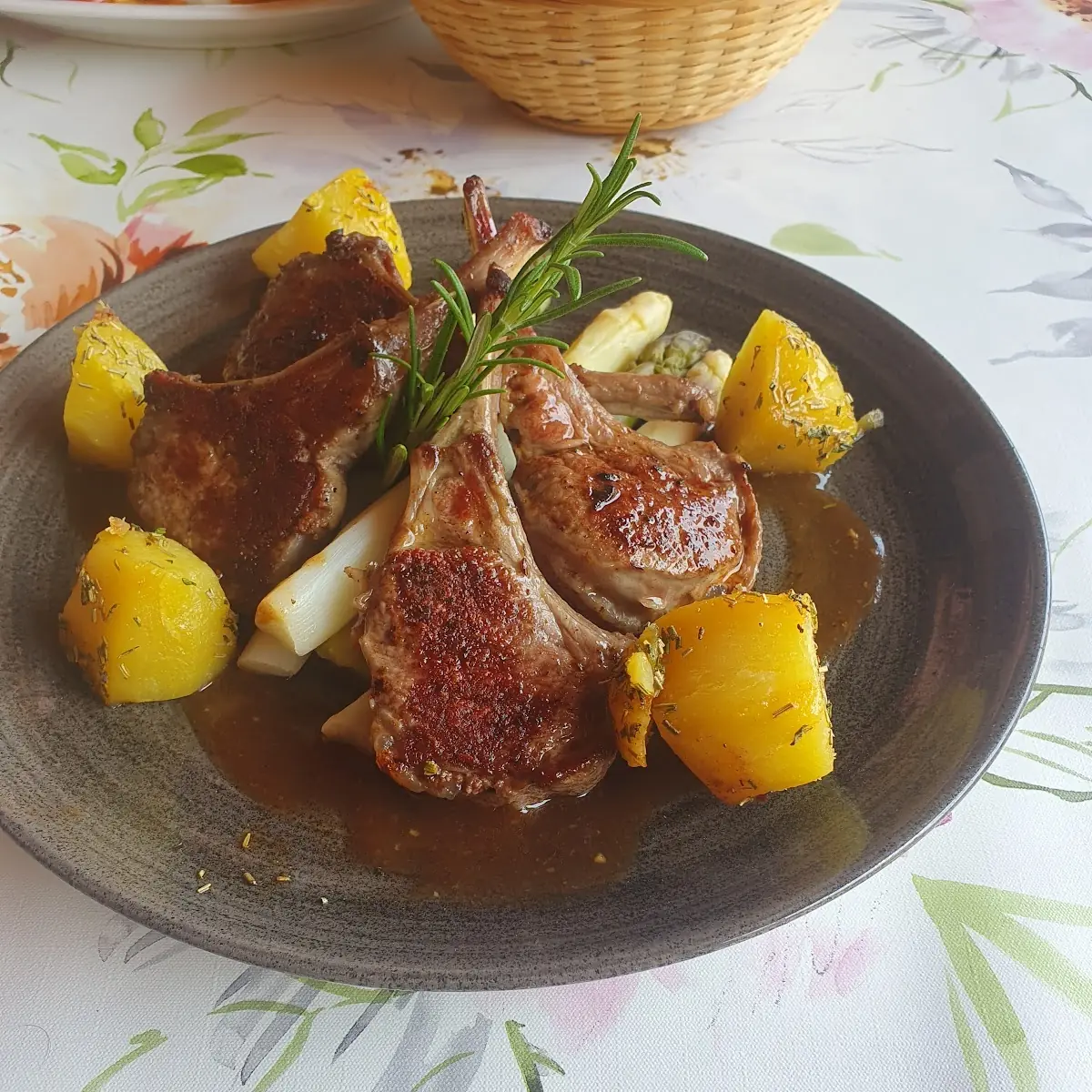 Lammkotelett Mit Rosmarinkartoffel