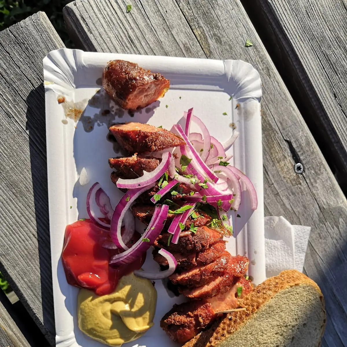 Käsekrainer Mit Zwiebeln&Gebäck