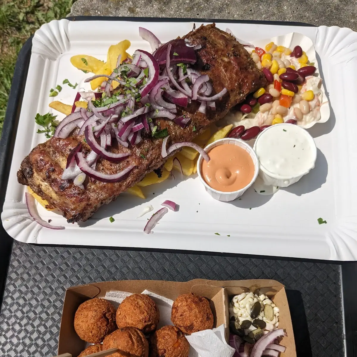 Spare Ribs Und Kürbis Falafel