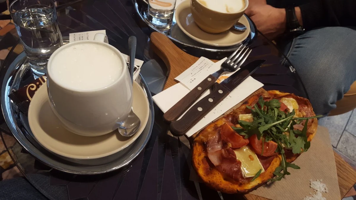 Focaccia Mit Parmaschinken Und Rucola