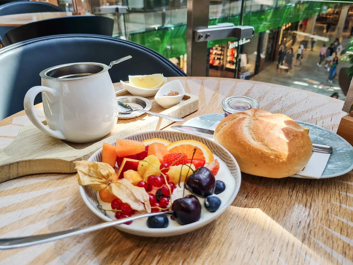 Frühstück Salzburg Joghurt Mit Früchten