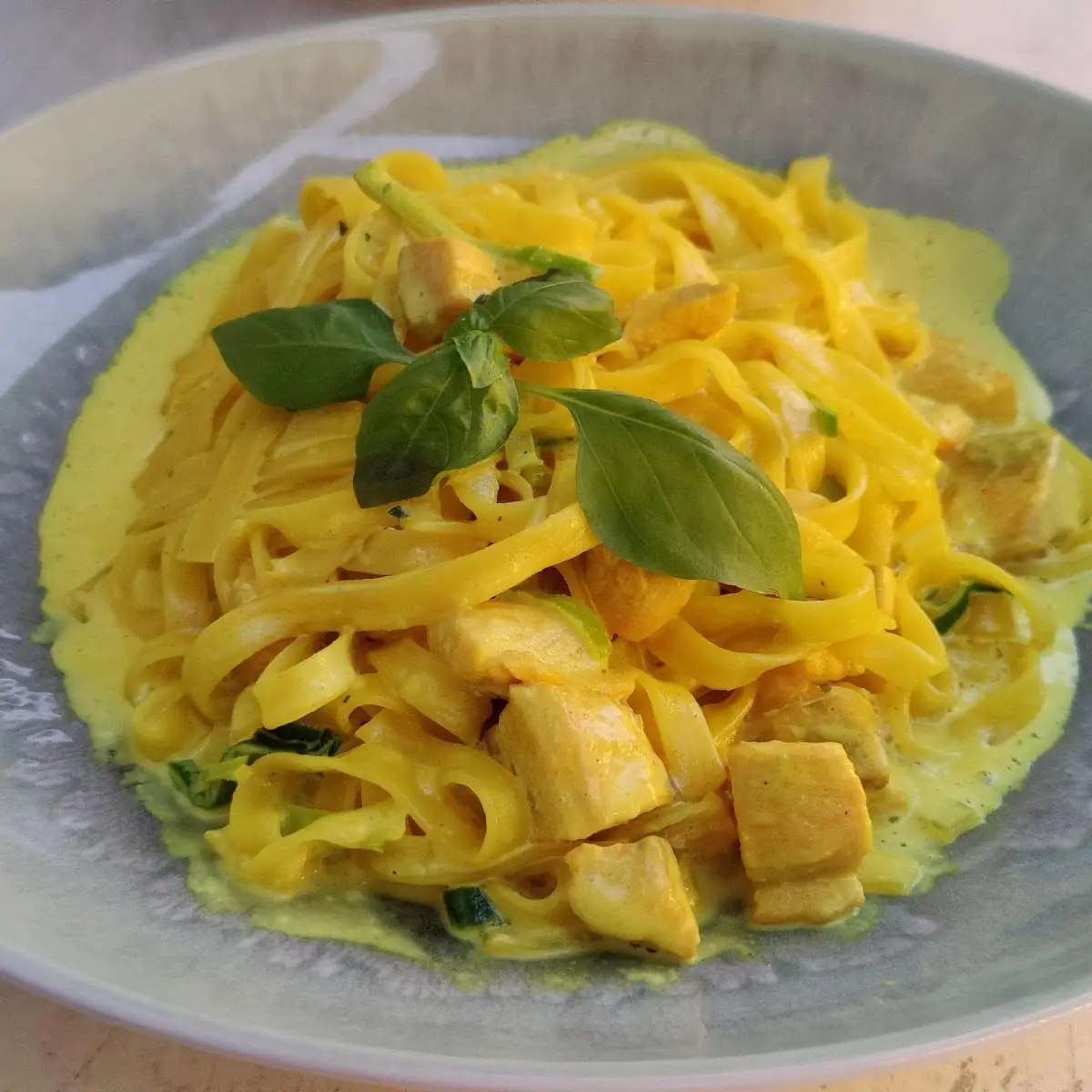 Tagliatelle Tartufati Al Curcuma E Salmone