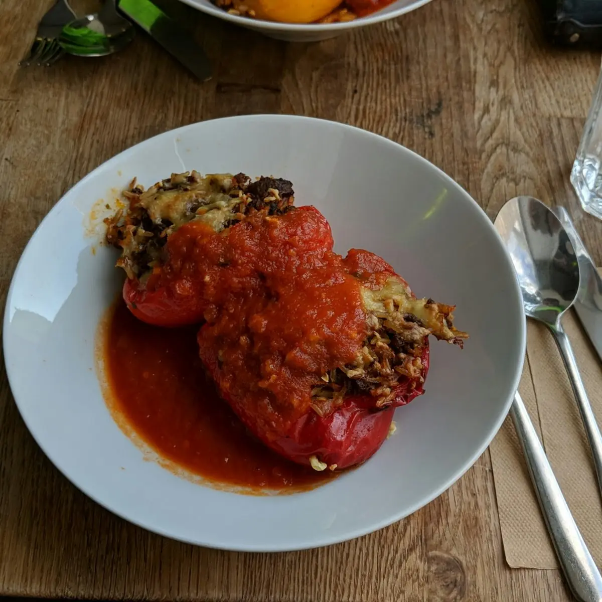 Gefüllte Paprika Mit Bio-rindsfaschiertem