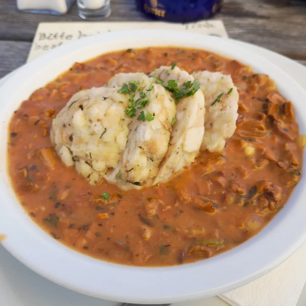 Eierschwammerlgulasch Mit Semmelknödel, Halterhütte am Schöckl