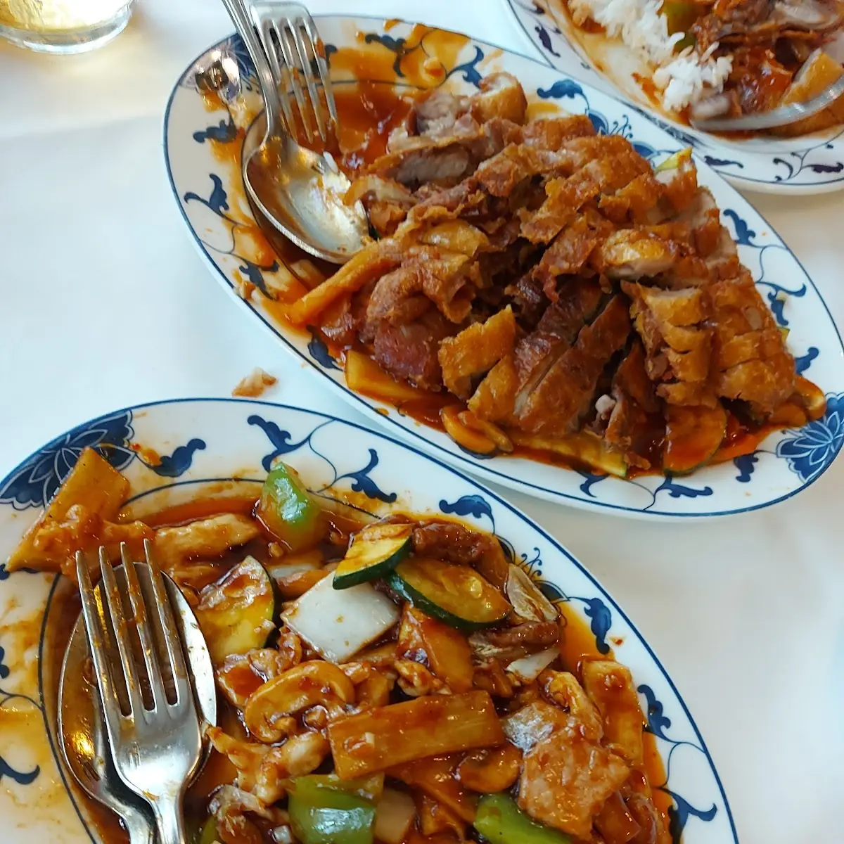 Hühnerfleisch Scharf Und Ente Spezial