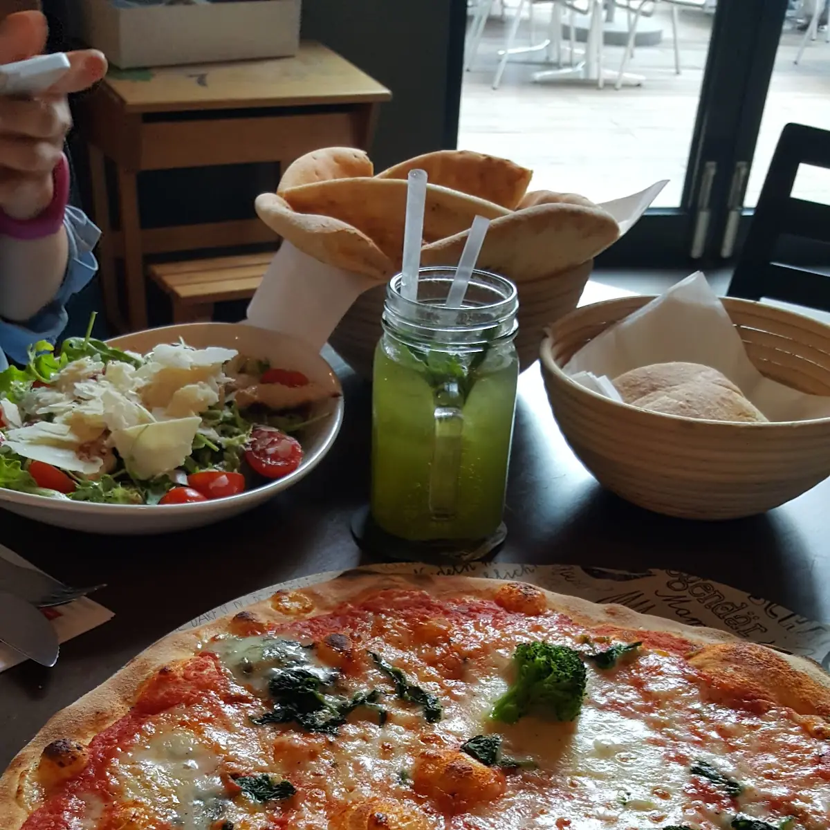 Pizza Und Salat