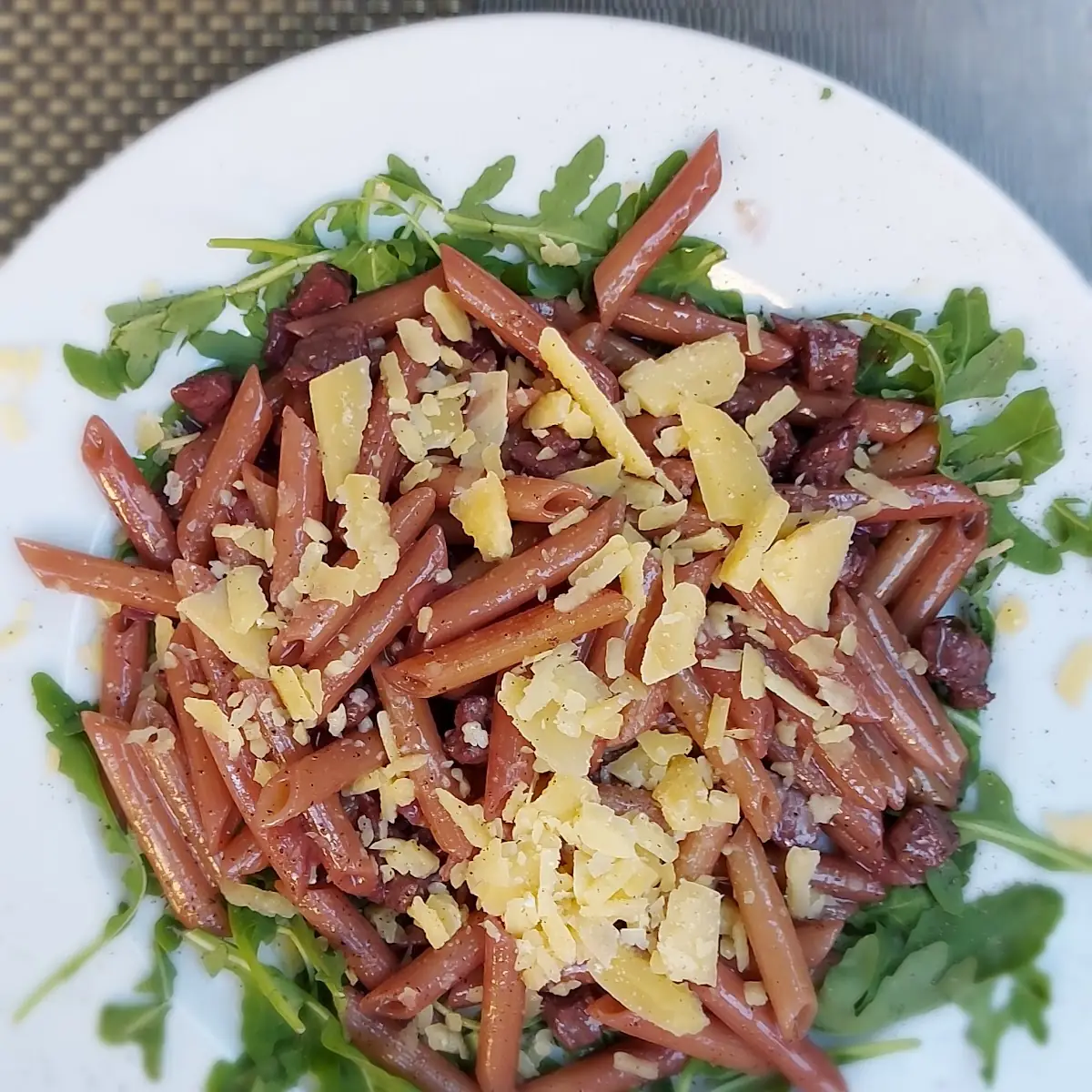 Penne Mit Rindfleischstreifen In Barolosauce
