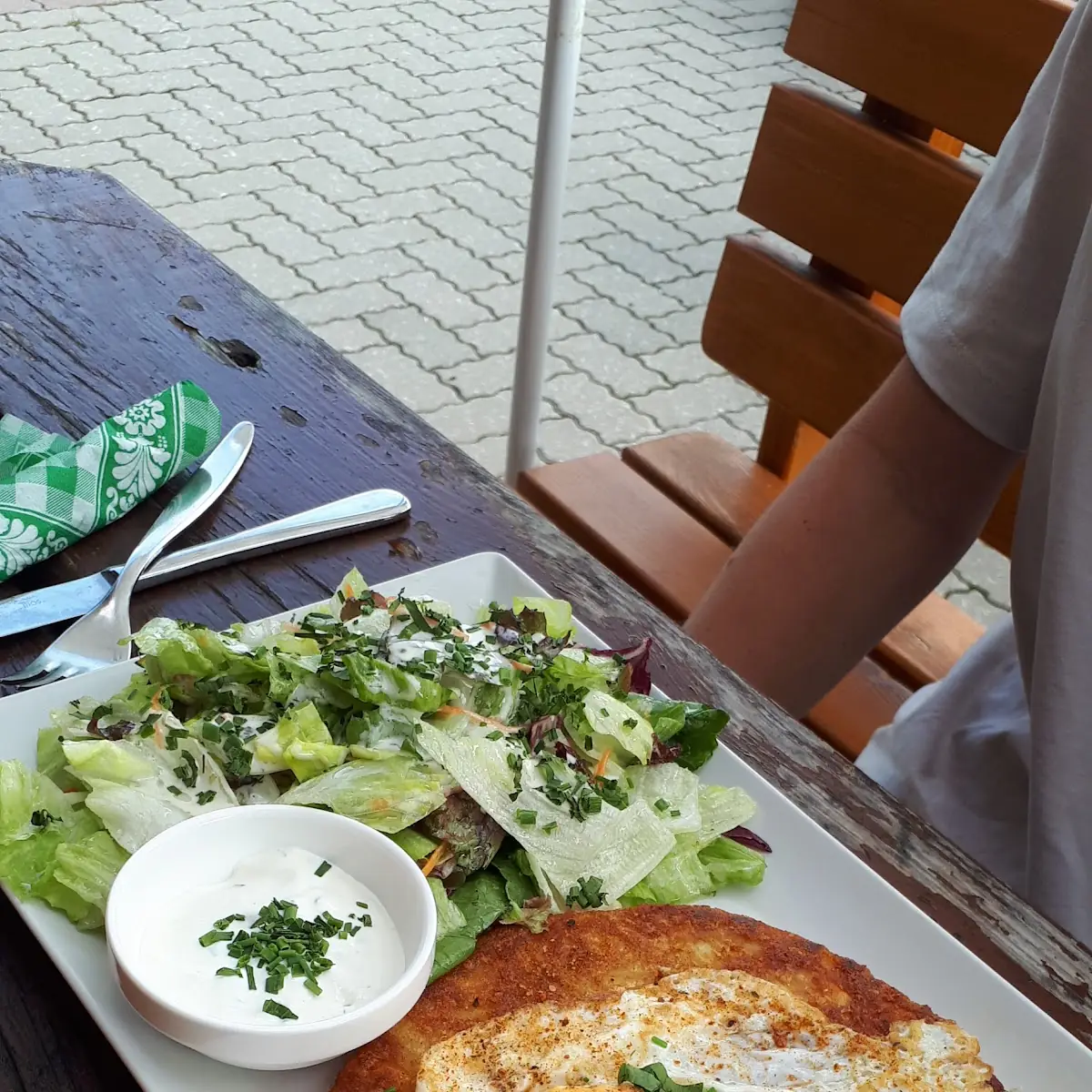 Kartoffelrösti Mit Spiegelei Und Salat